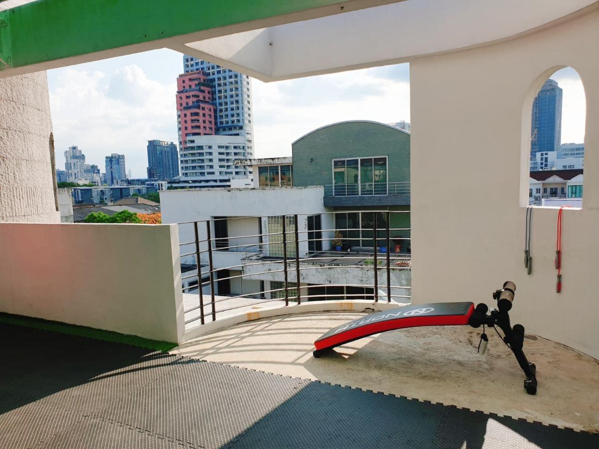 Kru Nat'S Bed & Breakfast W/ Private Rooms & Gym Bangkok Exterior photo